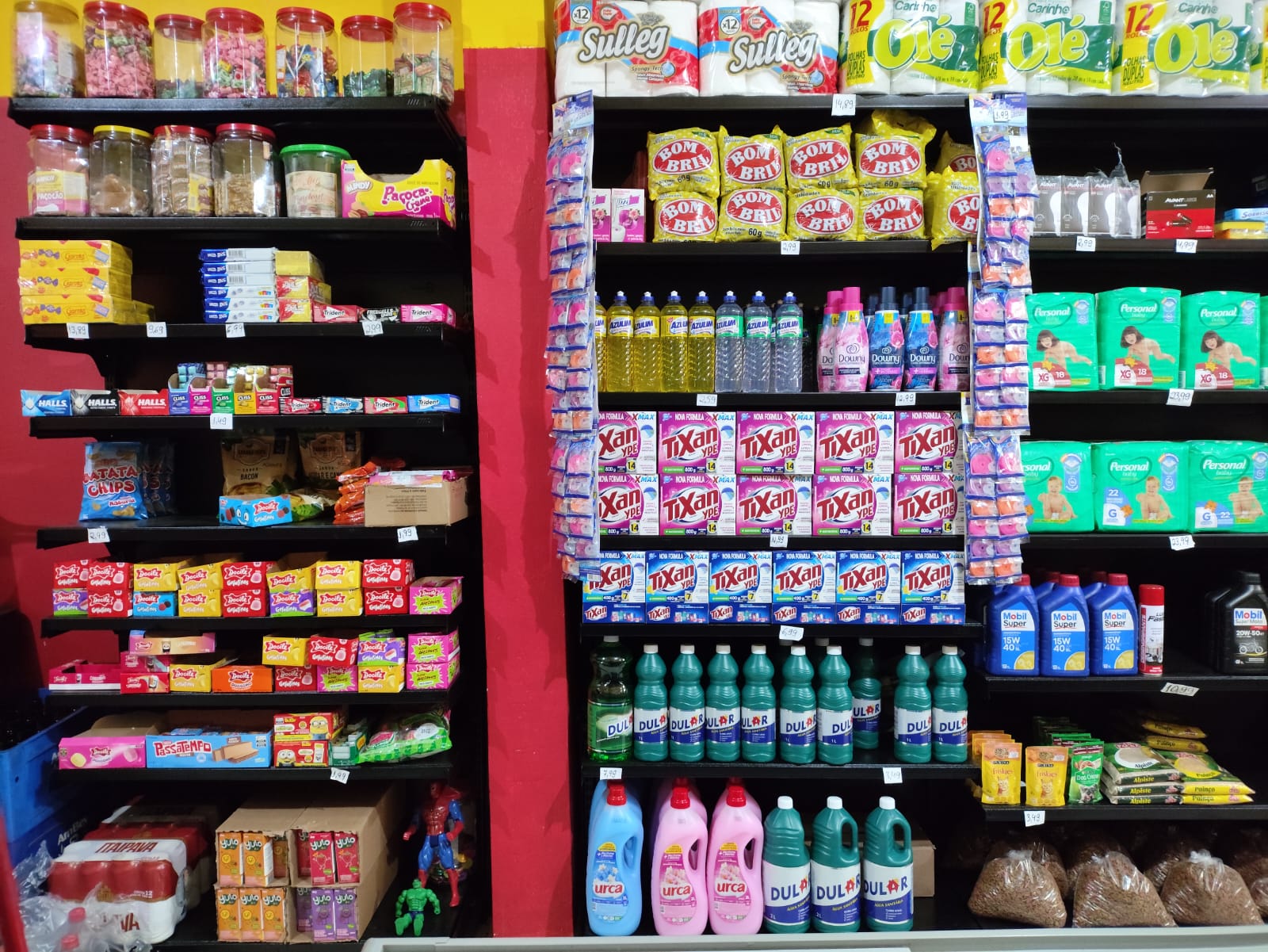 Prateleiras do Mercadinho